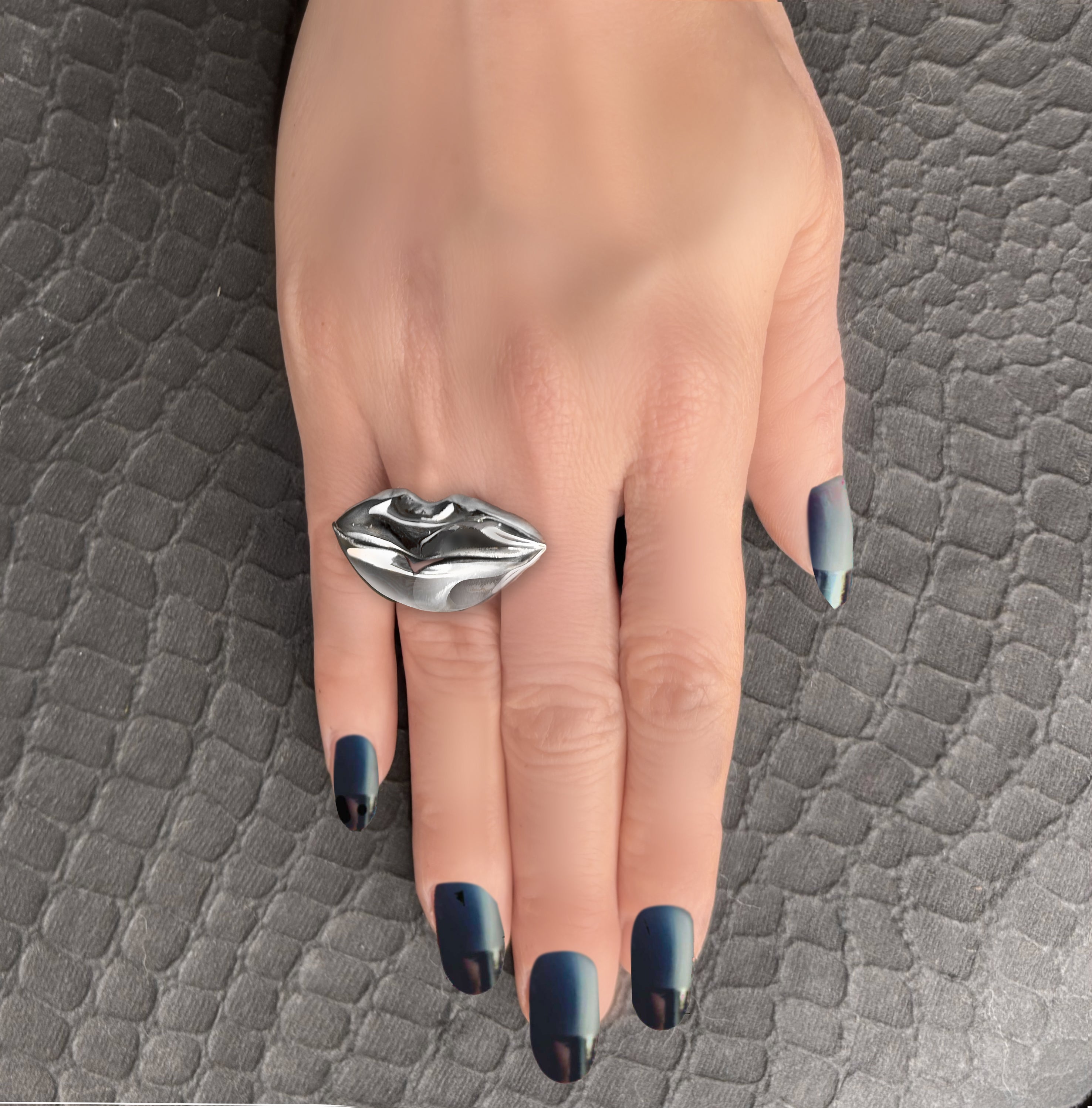 Big Pucker - Oversized Lips Ring - Chunky Sterling Silver– Perry