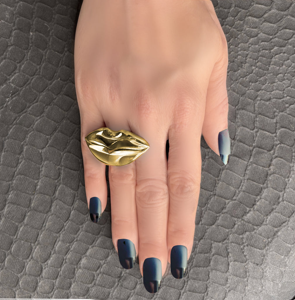 Big Pucker - Oversized Lips Ring - Chunky Gold Brass