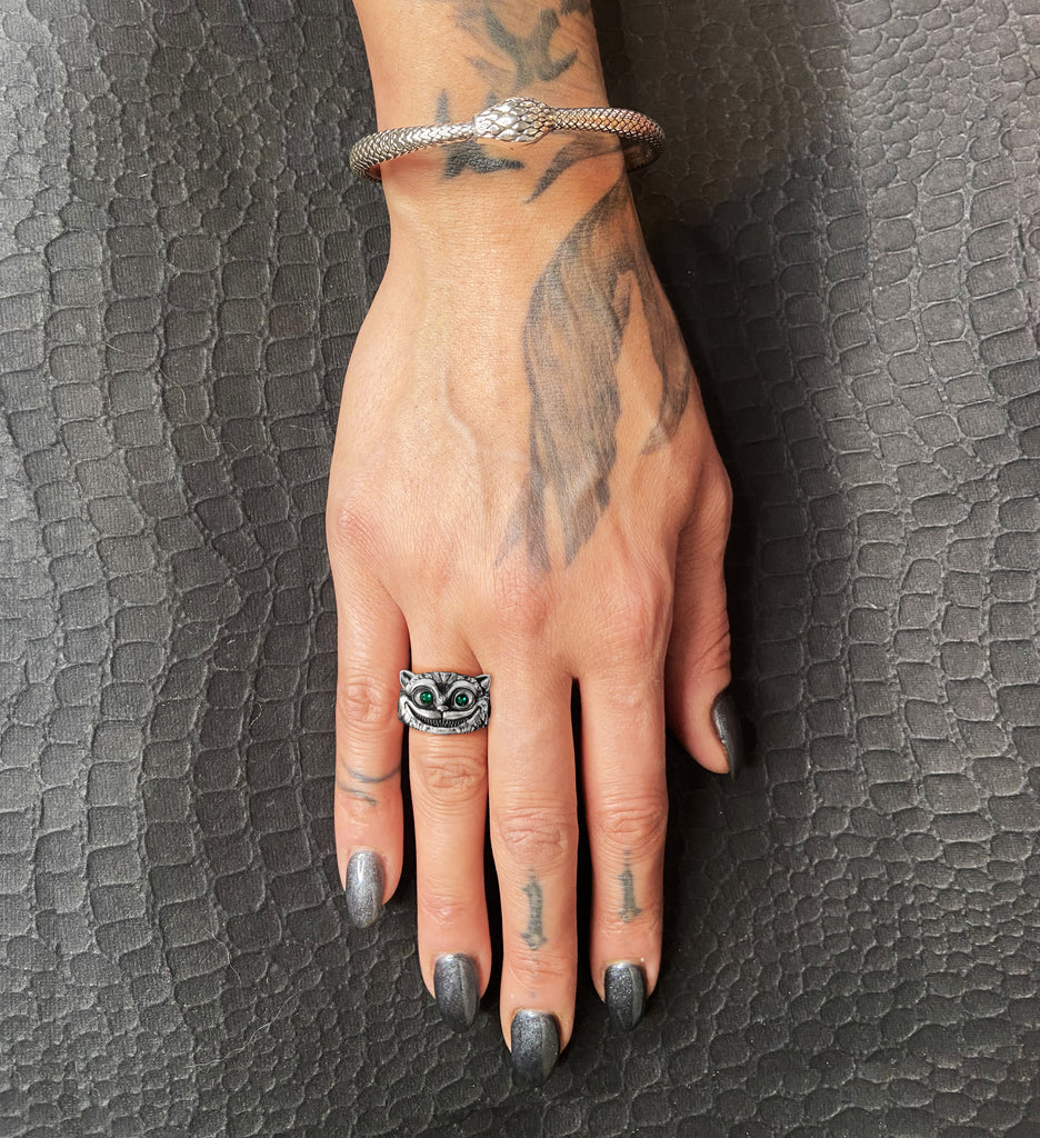 The Cheshire Cat Ring - Emerald - Sterling Silver